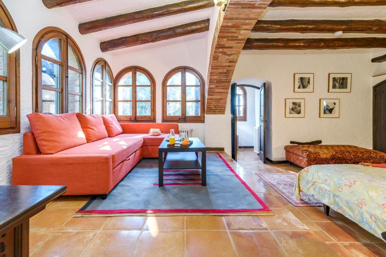 Masia Can Manent Del Bosc S XVIII Santa Eulalia de Ronsaná 외부 사진