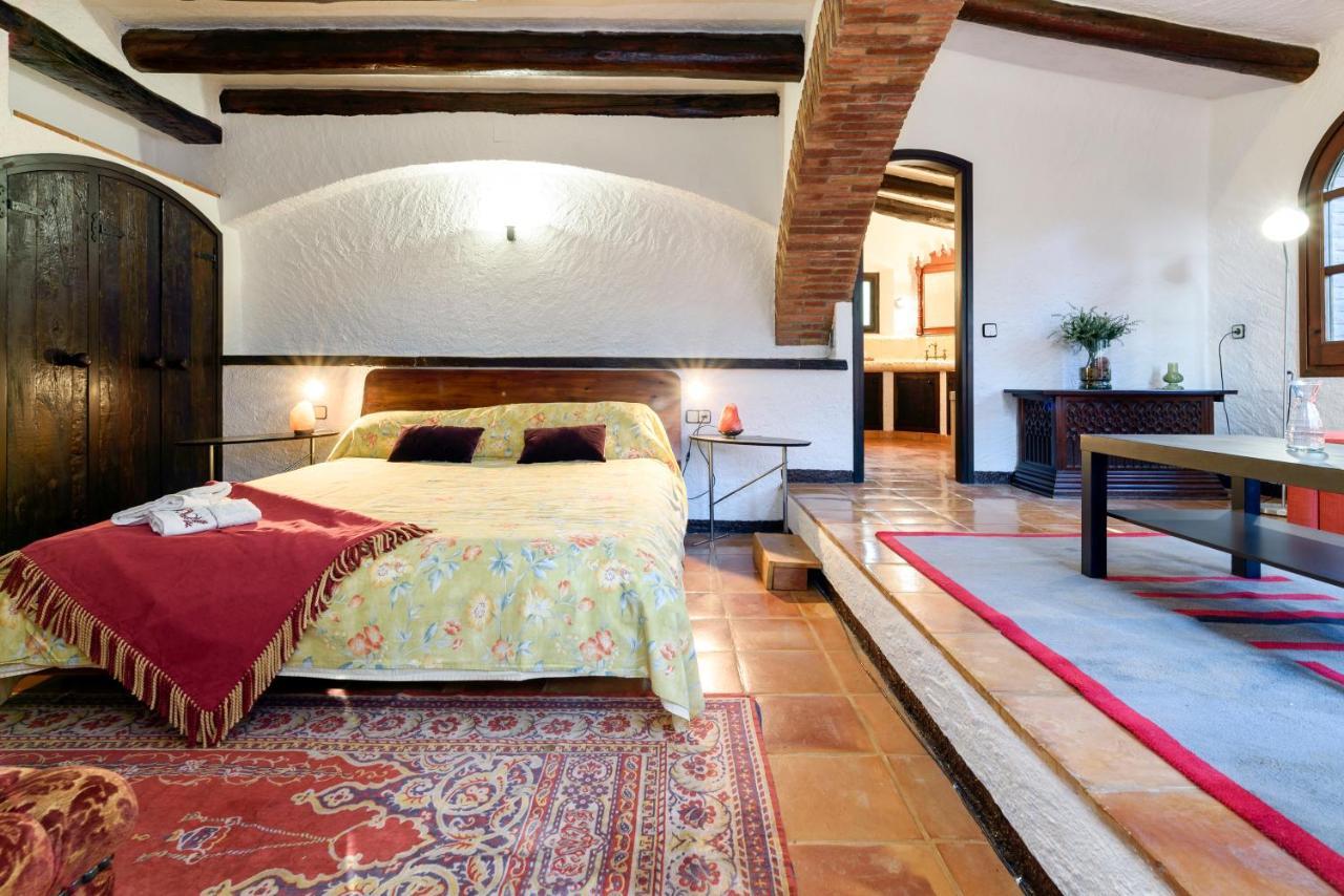 Masia Can Manent Del Bosc S XVIII Santa Eulalia de Ronsaná 외부 사진